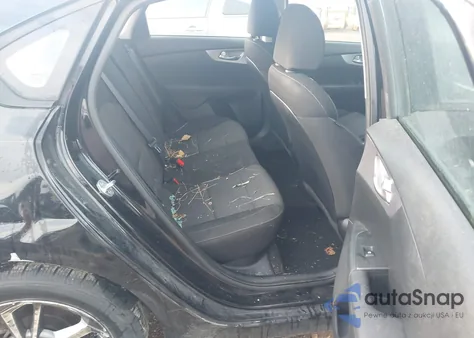 2022 Kia Forte Lxs z USA, uszkodzony, nr VIN 3KPF24AD6NE462235